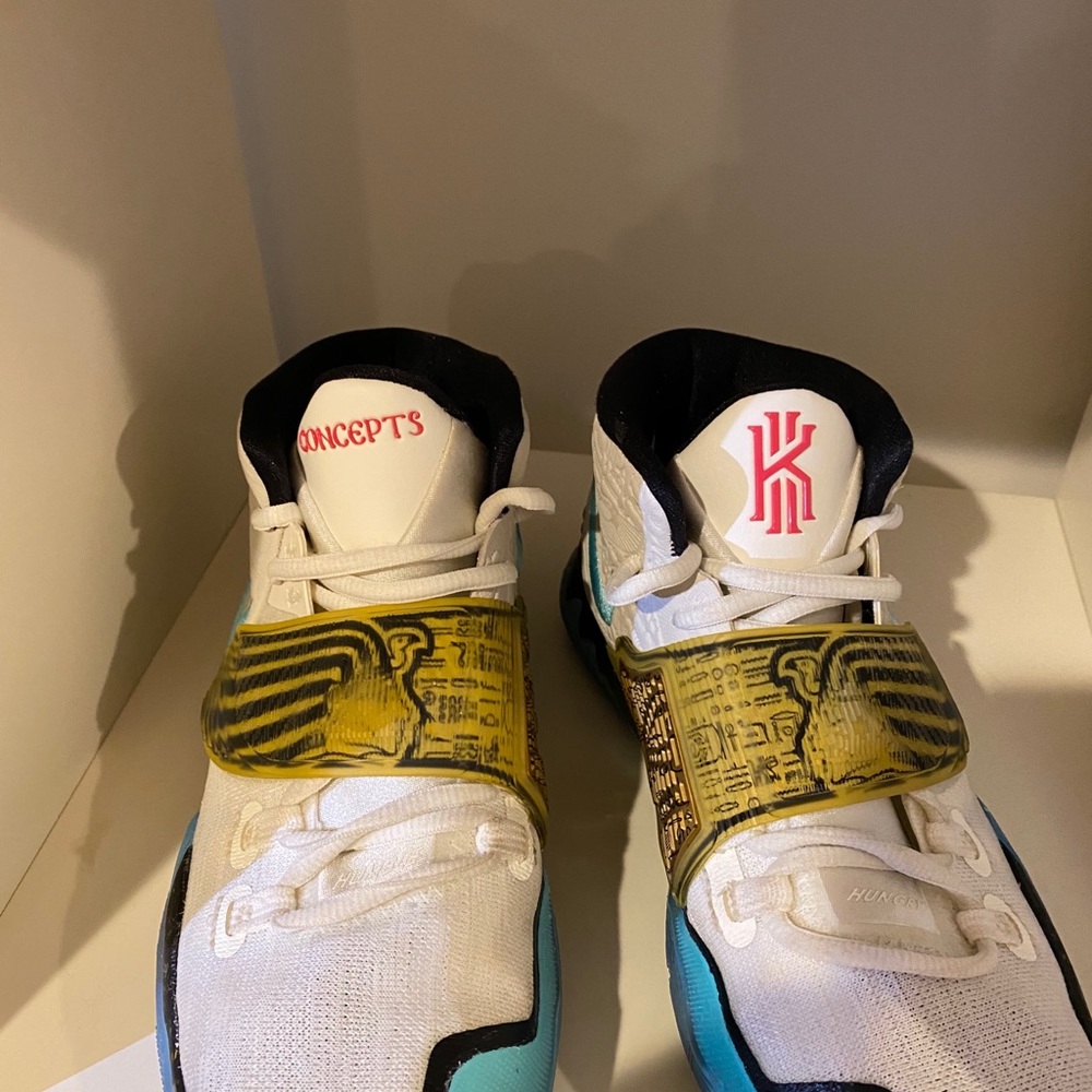 Nike X Concepts Kylie 6 Golden Mummy (5.5Y)